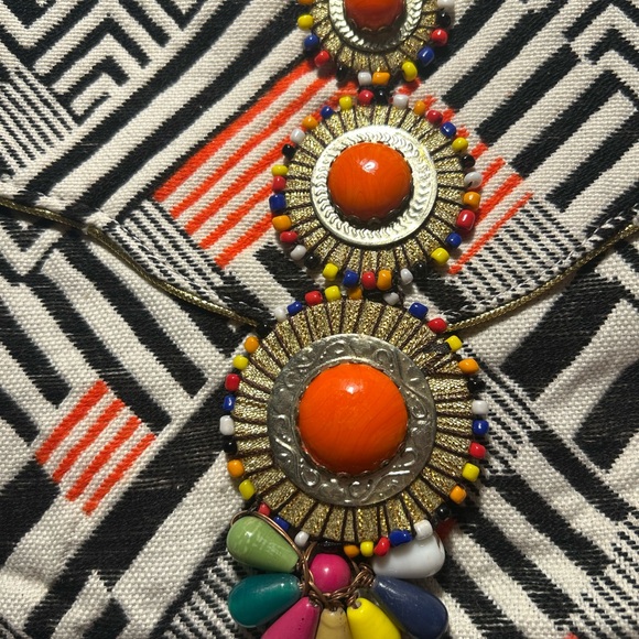 Steve Madden Black and White Geometric Purse  with Orange Accents - Picture 3 of 11